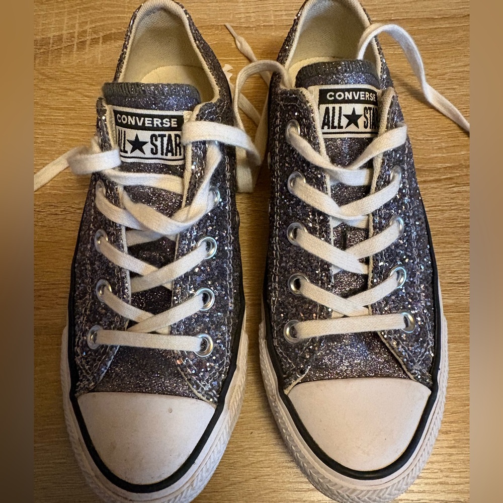 Converse Low Cut “BEDAZZLED” KIDS Glitter Sneakers Silver and White SIZE 6.0
